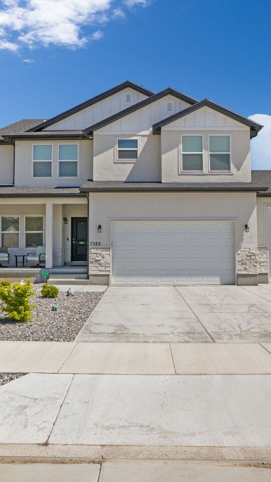 This is the perfect family home!
Herriman Ut
$825k
4 bed 2.5 bath
3 car garage
RV pad with power
Fully finished and fenced back yard
Dream kitchen with huge pantry
Tons of storage space/ closets
Unfinished Basement
Tucked into a safe cul-de-sac nestled into the most beautiful neighborhood.

Message me for a private tour!
Listed by Wendy Lawrence - Presidio Real Estate 

#presidiosouthvalley 
#herrimanutah 
#utahhomesforsale 
#singlefamiyhomeforsale
#utahliving
#kimberleeshipley